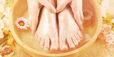 Bains pour le traitement des champignons à ongles
